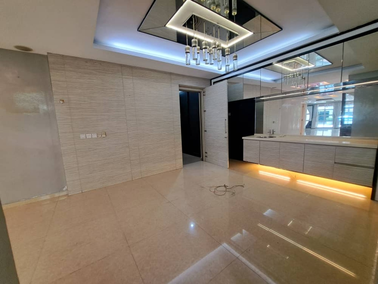 Wide-angle main living area